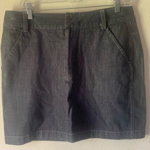 Banana republic lightweight denim skirt size 10